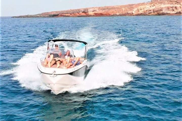 Alquiler de barco a motor en Tenerife con Quicksilver 755 sin patrón - 334  