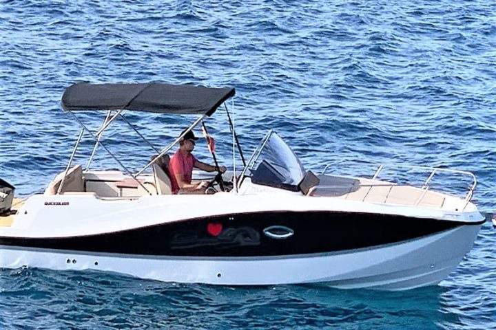 Alquiler de barco a motor en Tenerife con Quicksilver 755 sin patrón - 329  