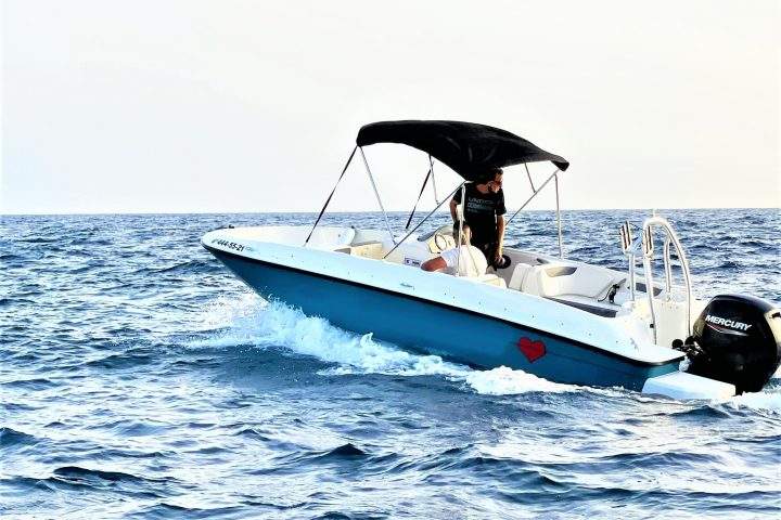 Alquiler de barco sin patrón en Tenerife sur con Bayliner E18 - 341  