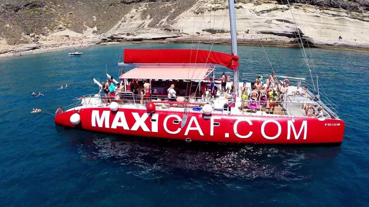 Paseo en catamarán por Tenerife con Maxicat para visitar Los Gigantes